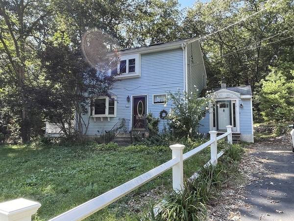 15 Forest  St., Medfield, MA 02052