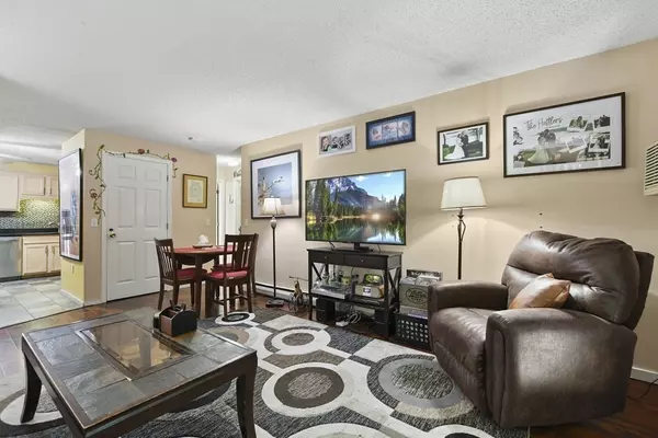 Nashua, NH 03062,2 Oak Hill Lane #203