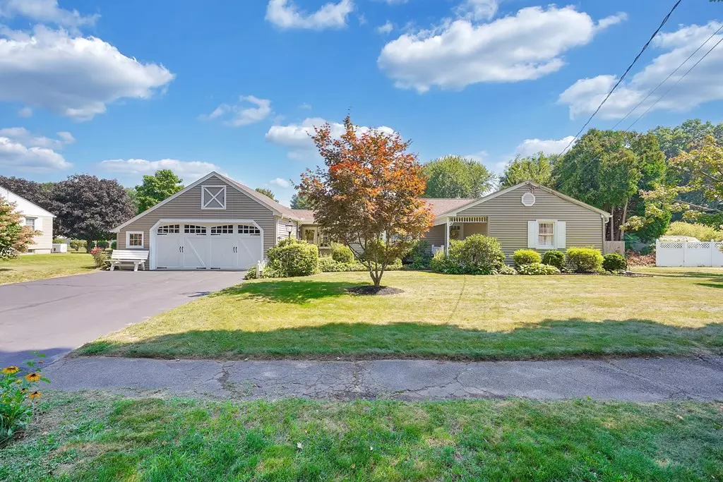 Agawam, MA 01001,39 Barn Rd