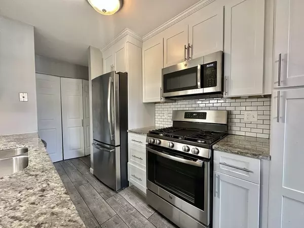 Agawam, MA 01001,192 Regency Park #192