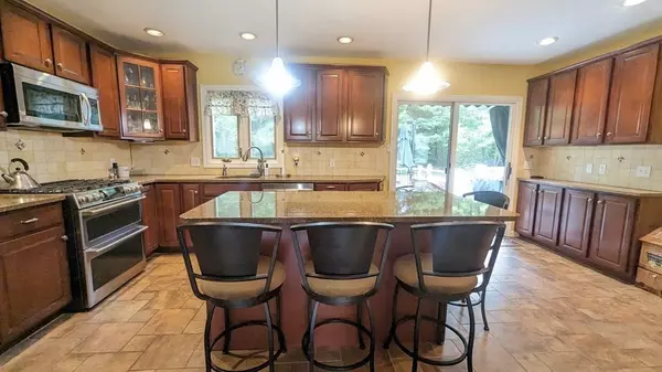 Mansfield, MA 02048,10 Van Gemert Drive