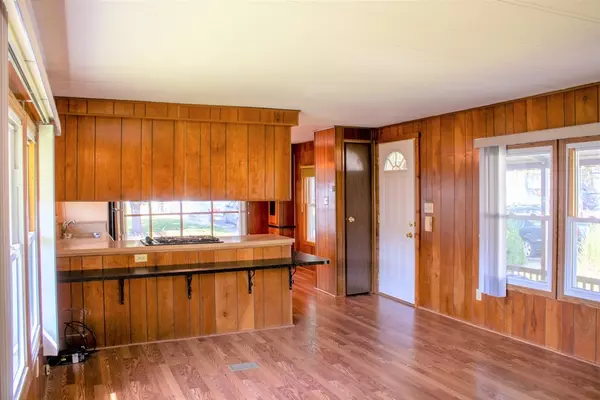 Springfield, MA 01119,28 Lamplighter Ln.