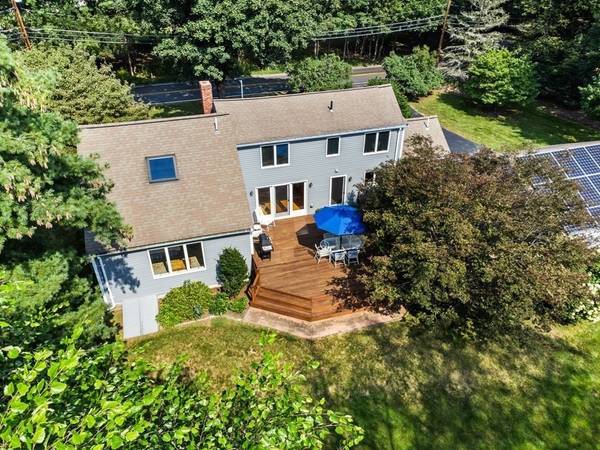 211 Oxbow Rd, Wayland, MA 01778