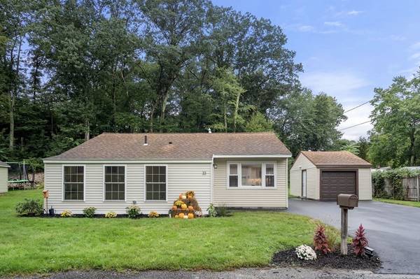 33 Sherry St, Northbridge, MA 01588