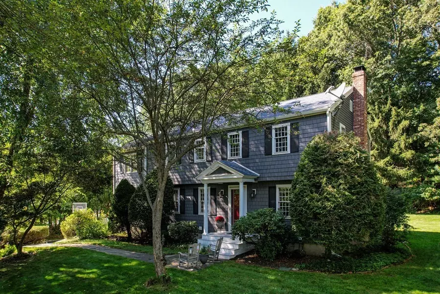 14 General Henry Knox Rd, Southborough, MA 01772