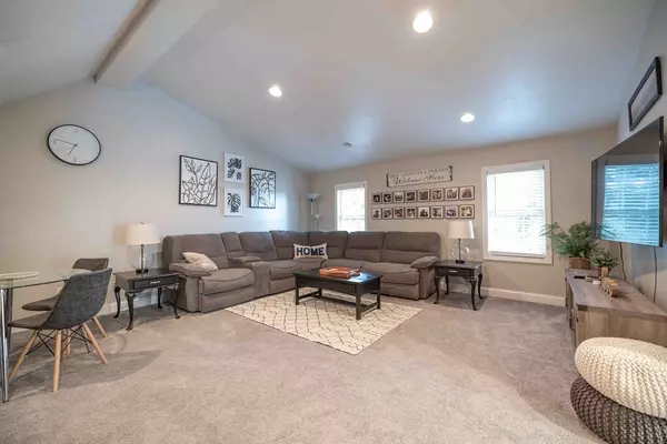 269 Locust St #269, Fall River, MA 02720