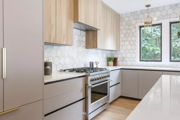 Newton, MA 02458,172 Pearl St #2