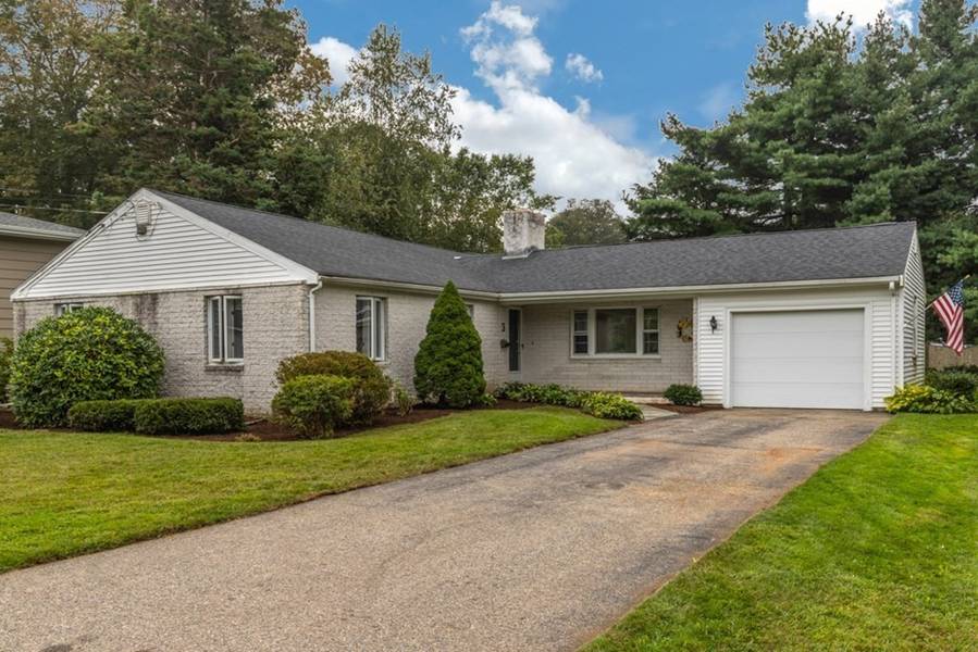 3 Lawnbank Rd, Beverly, MA 01915