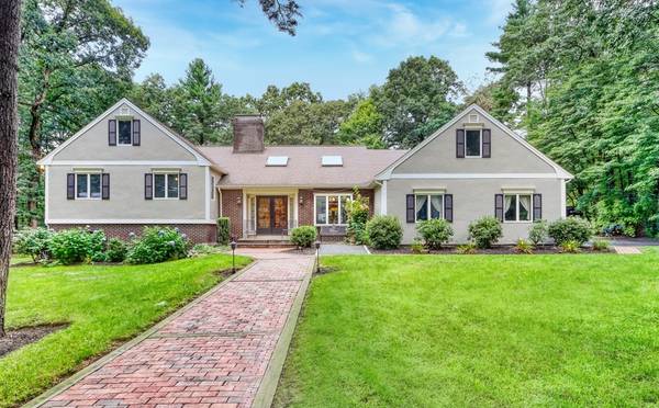 32 Pine Hill Drive, Walpole, MA 02081