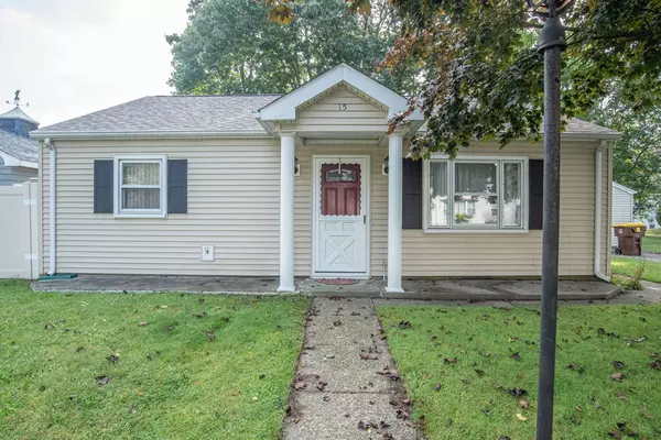 15 Strand St, Fall River, MA 02720