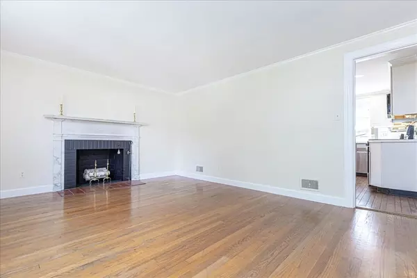 Marblehead, MA 01945,190 Green St