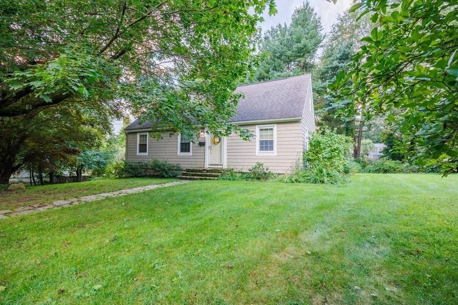 13 Goulding Dr, Auburn, MA 01501