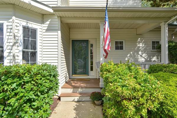 Milford, MA 01757,41 Village Circle #41