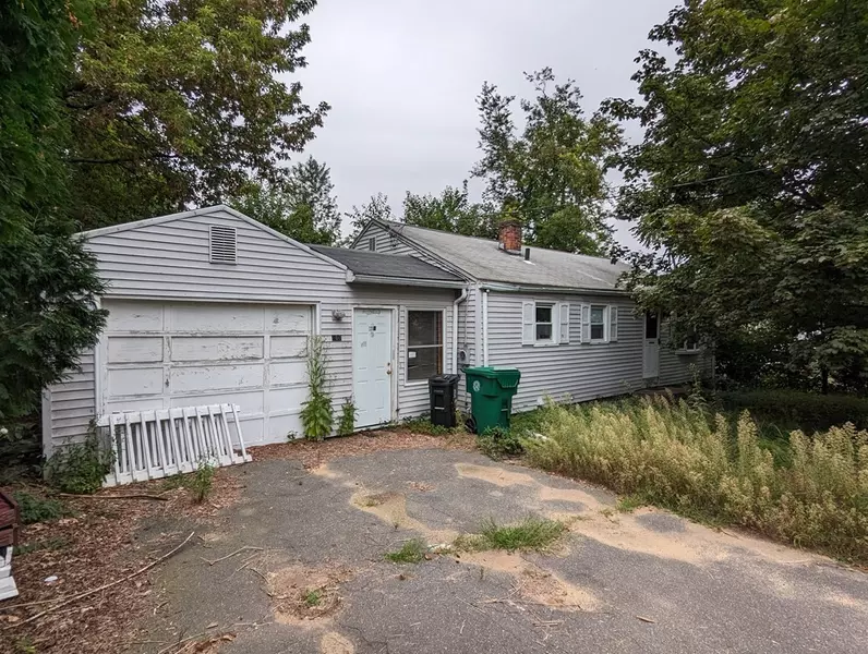 160 Crestwood St, Chicopee, MA 01020