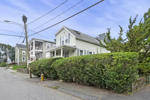 Marblehead, MA 01945,7 Cottage Street