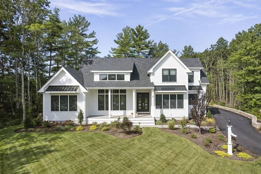 15 Shagbark Circle, Mattapoisett, MA 02739