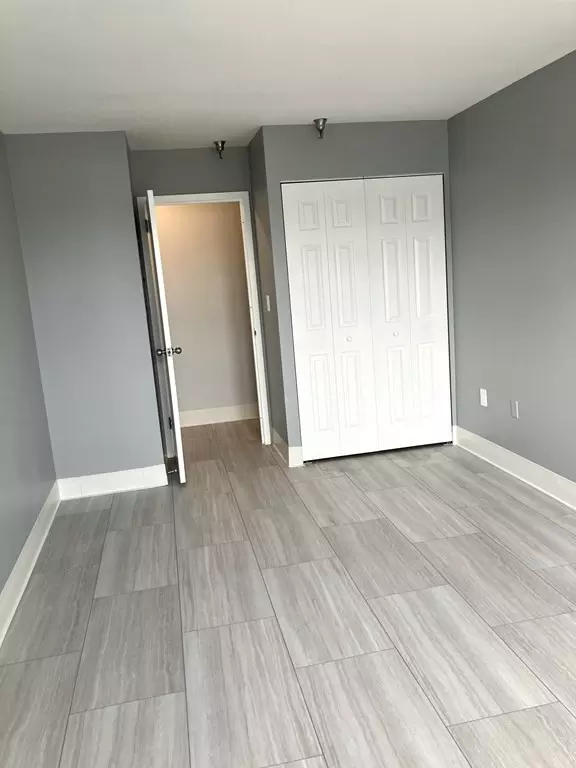 Fall River, MA 02720,750 Davol St #517