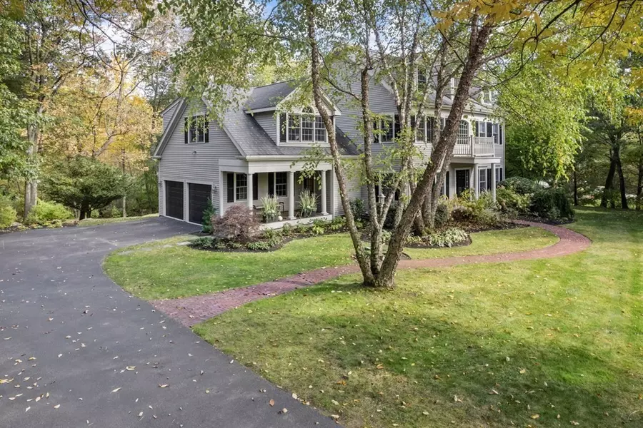 7 Cedar St, Cohasset, MA 02025