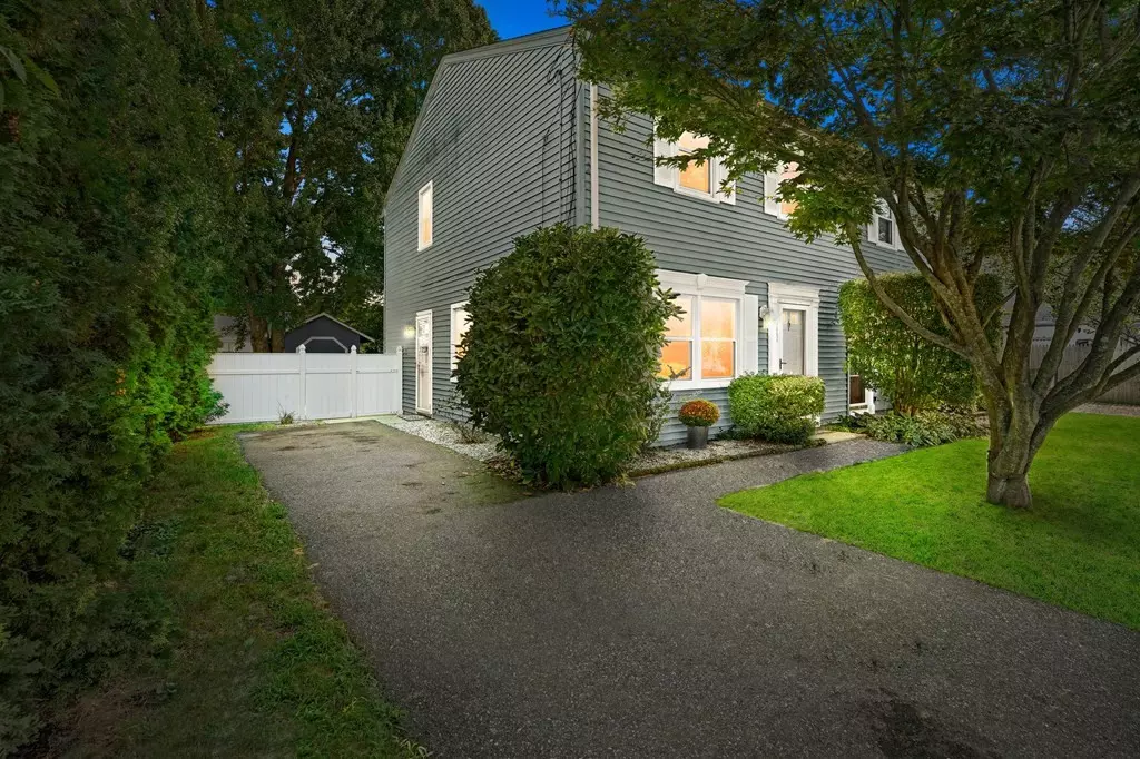 Uxbridge, MA 01569,117 Saint Andre Dr