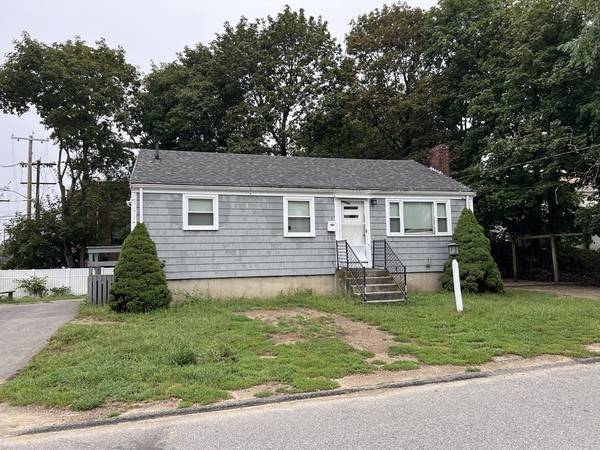 19 Vine St, Weymouth, MA 02188