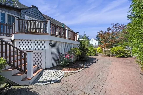 Marblehead, MA 01945,98 Clifton Avenue