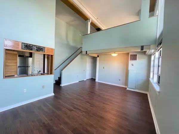 33 Maplewood Ave #215, Gloucester, MA 01930