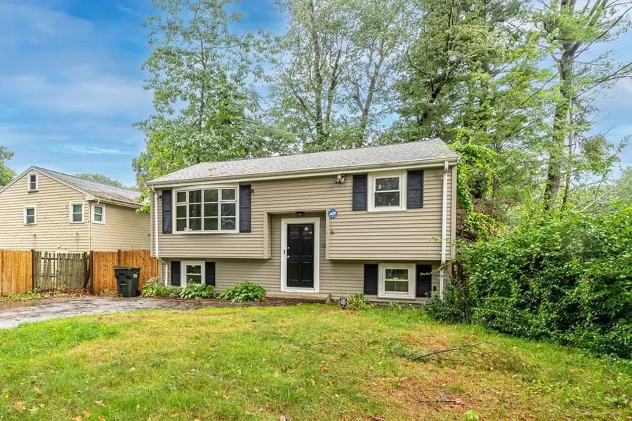 41 Juniper Rd, Holbrook, MA 02343