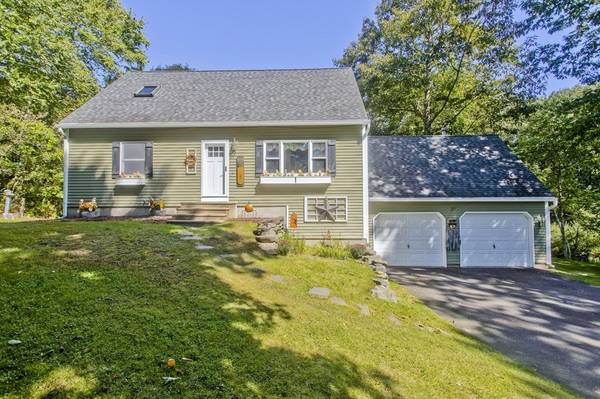 44 Mountain View Dr, Belchertown, MA 01007