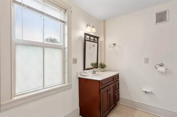 Sutton, MA 01590,45 Leland Hill Road