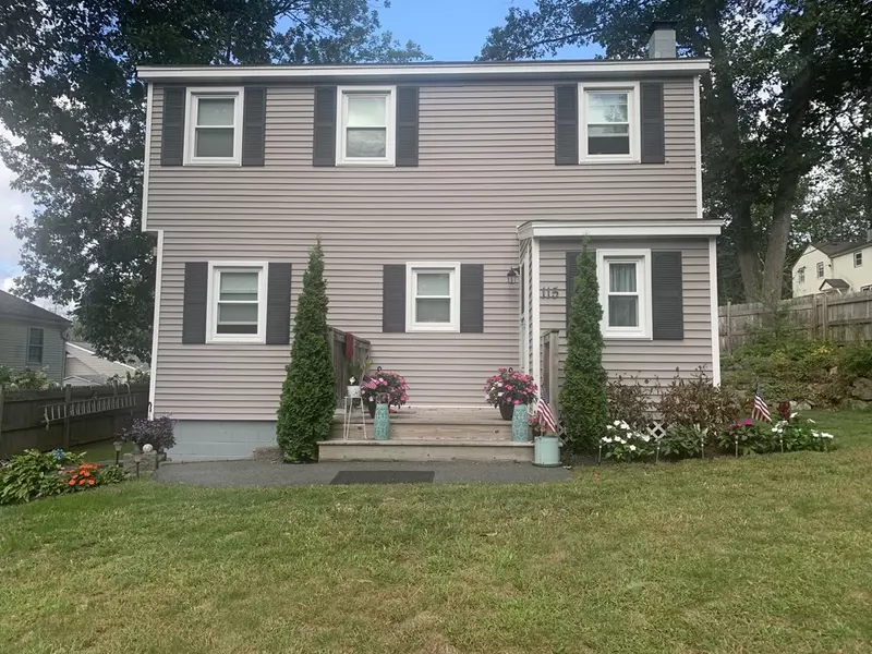 115 Richardson Ave, Dracut, MA 01826