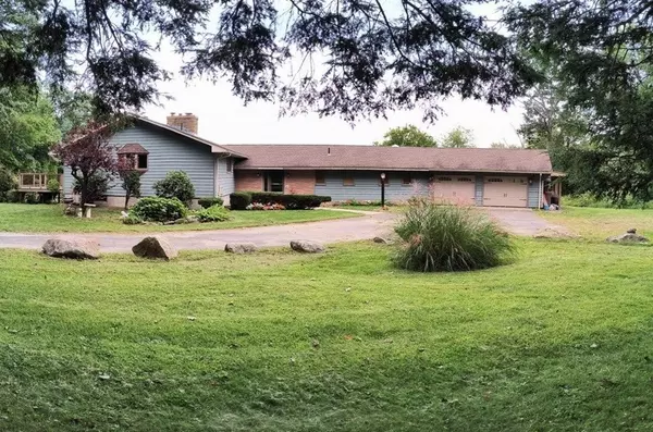 Montgomery, MA 01085,8 Birch Bluff Road