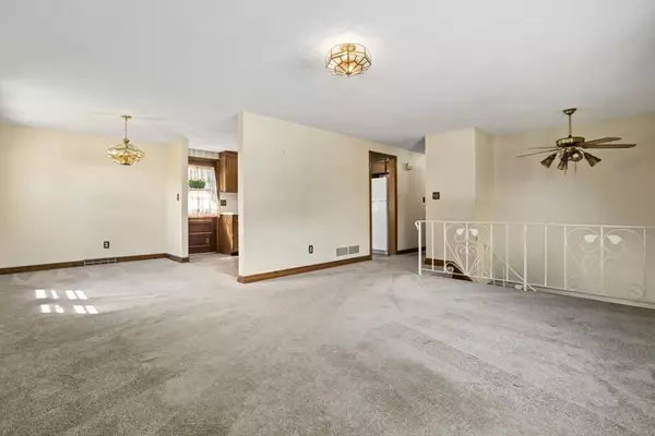 Saugus, MA 01906,1 Elizabeth Ct