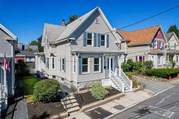 88 12th St, Lowell, MA 01850