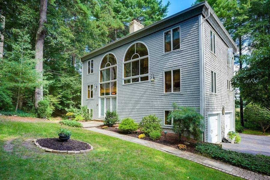 662 Central St, Holliston, MA 01746