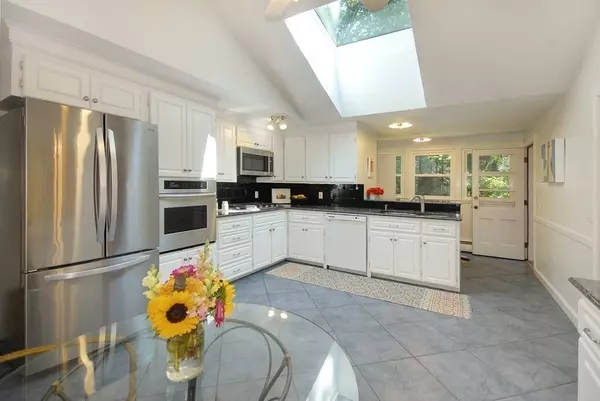 Lexington, MA 02420,7 Linmoor Terrace