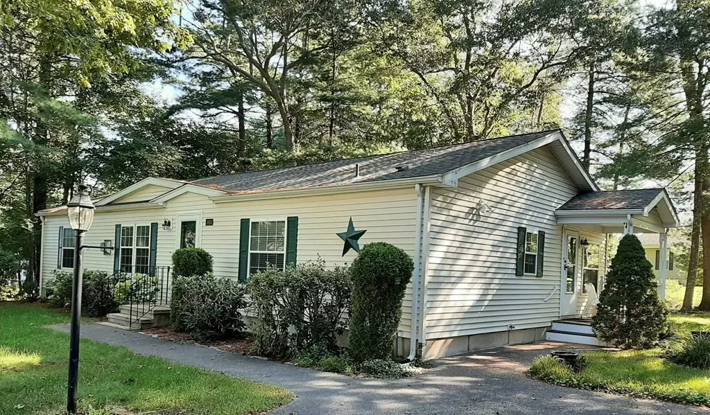 3804 Oak Point, Middleboro, MA 02346