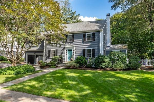 106 Bristol Rd, Wellesley, MA 02482