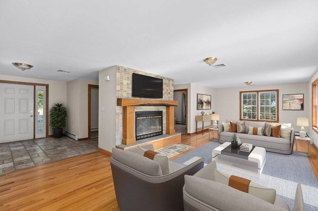 Marshfield, MA 02050,895 S River St