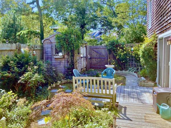 46 Nelson Ave #2, Provincetown, MA 02657