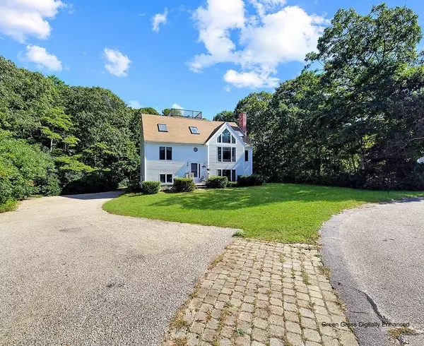 Falmouth, MA 02540,24 Hibbs Ln