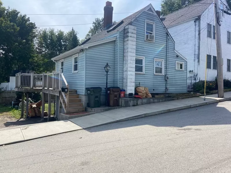 8 Boardman St, Amesbury, MA 01913