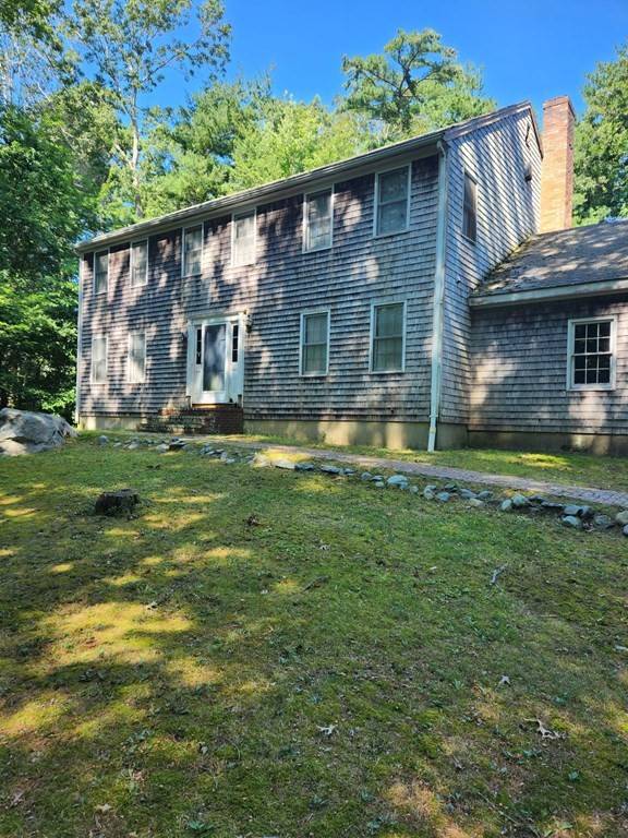 29 Heritage Hill Dr, Lakeville, MA 02347