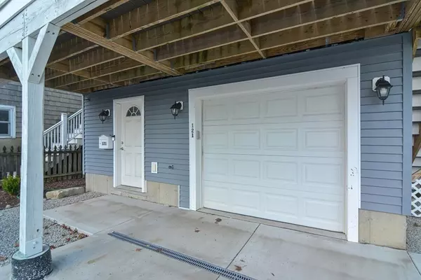 Quincy, MA 02169,121 Edgewater Dr