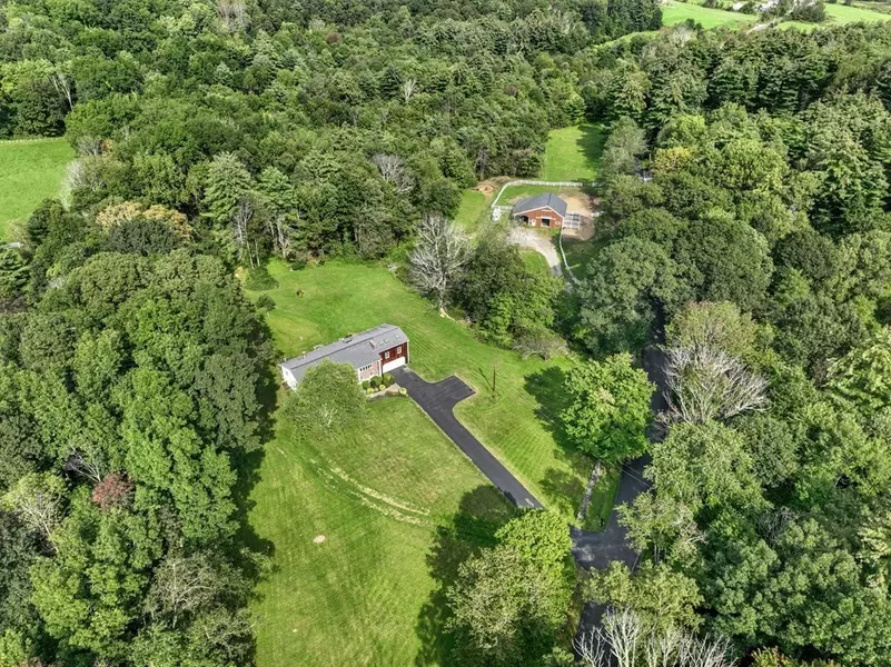 22 Bigelow Rd, North Brookfield, MA 01535