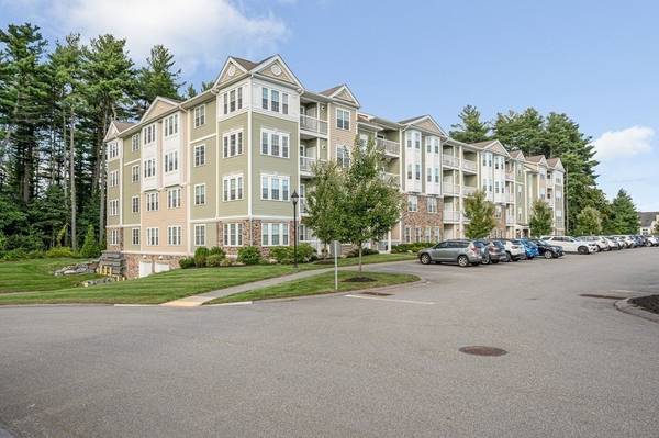 200 Martins Lndg #207, North Reading, MA 01864