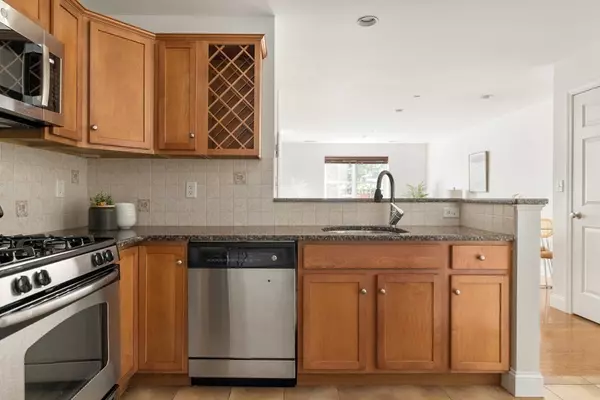 Everett, MA 02149,120 Wyllis Avenue #113