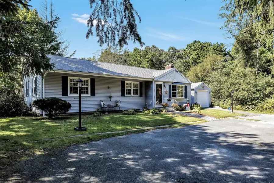 223 Great Neck Rd N, Mashpee, MA 02649