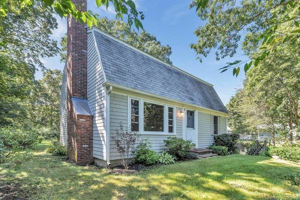 5 Woodridge Rd, Sandwich, MA 02537