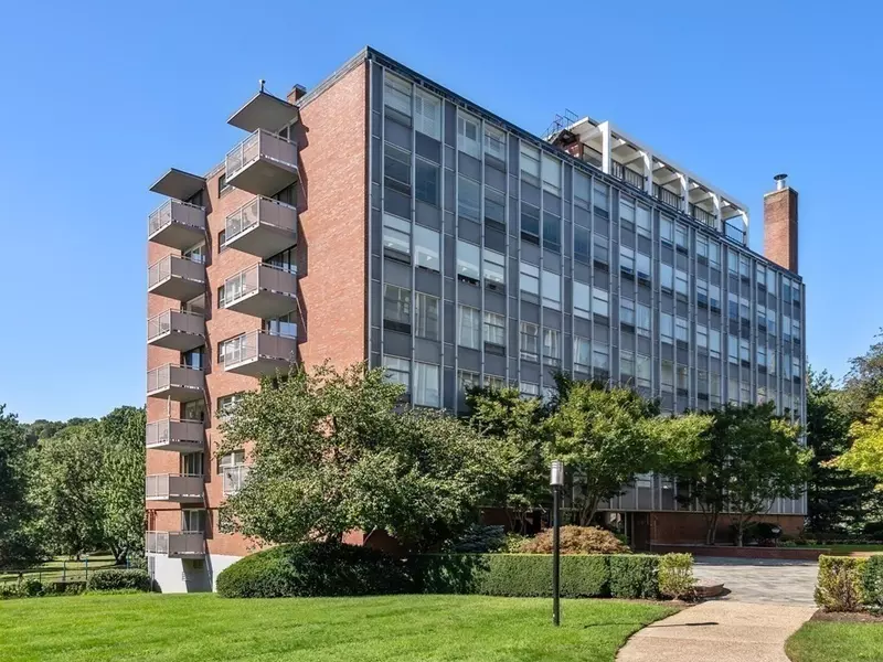 80 Park St #24, Brookline, MA 02446