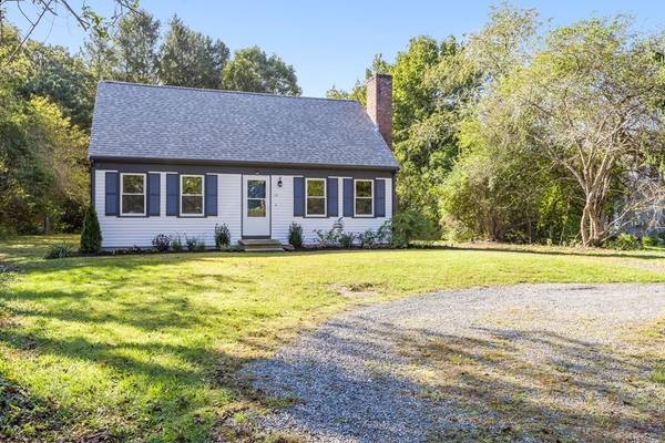 Mashpee, MA 02649,14 Holly Farm Dr